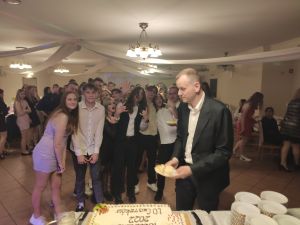 img 20221028 204245 img 20221028 204245