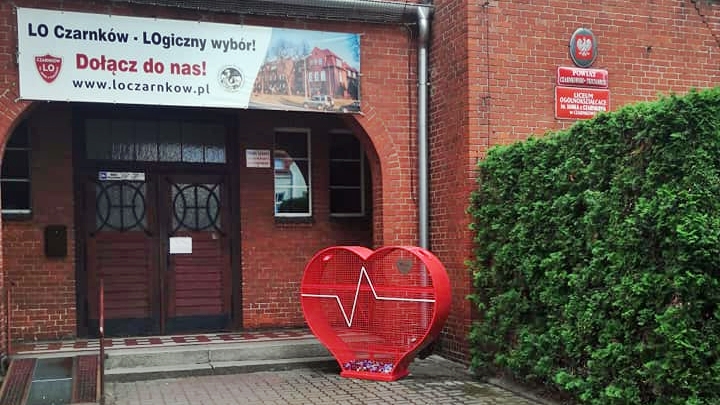 serce kosz z Komatu na nakrętki